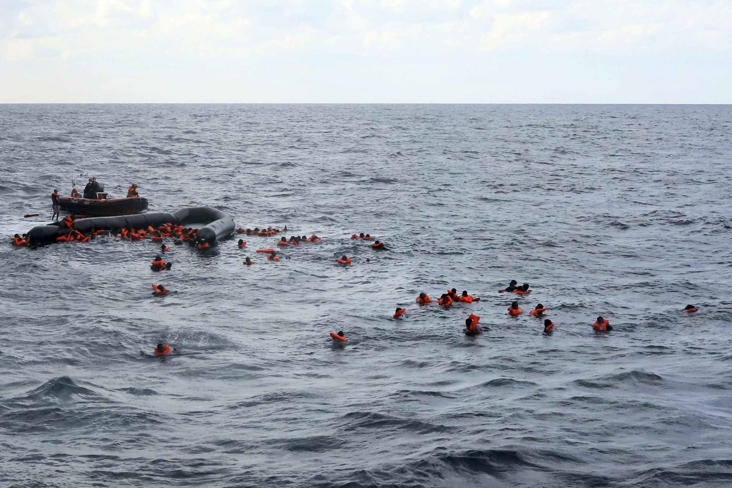 भाग्ने क्रममा डुबेर लिबियामा ७० आप्रवासीहरुको मृत्यु, १०० जना बेपत्ता