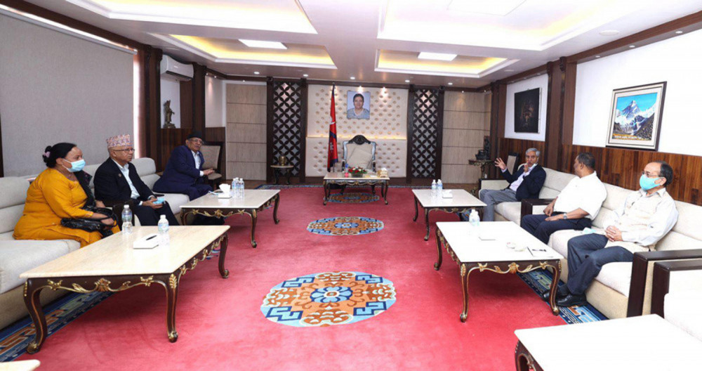 गठबन्धन गर्नेबारे कांग्रेसमा दोधार छ, छलफलबाट निर्णय हुन्छः सिंह