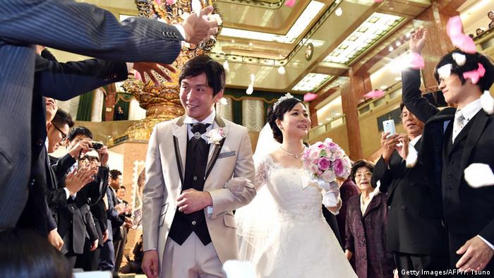 ३० वर्ष नाघेका जापानी पुरुष र महिला किन विवाह गर्न चाहँदैनन् ?
