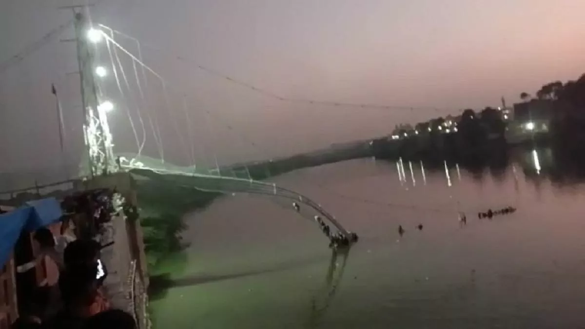 गुजरातमा झोलुंगे पुल चुँडिदा मृत्यु हुनेको संख्या १४० पुग्यो