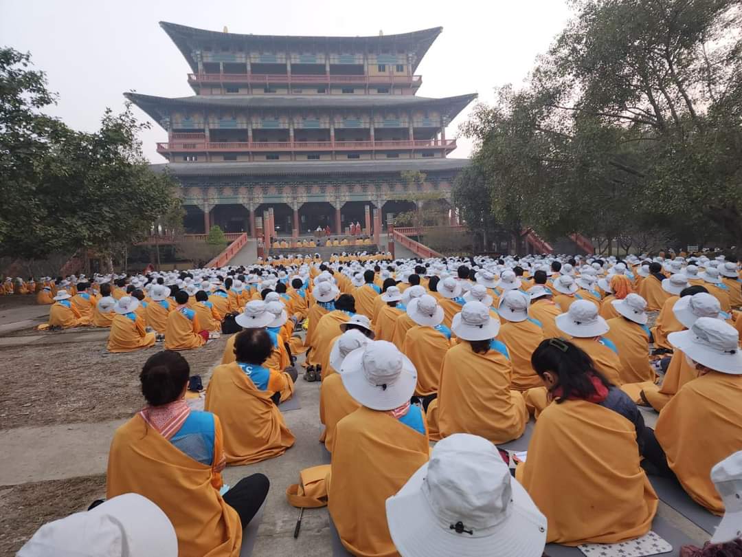 लुम्बिनीमा एकै साथ हजारौ दक्षिण कोरियाका विद्यार्थीद्वारा दर्शन (फोटोफिचर)