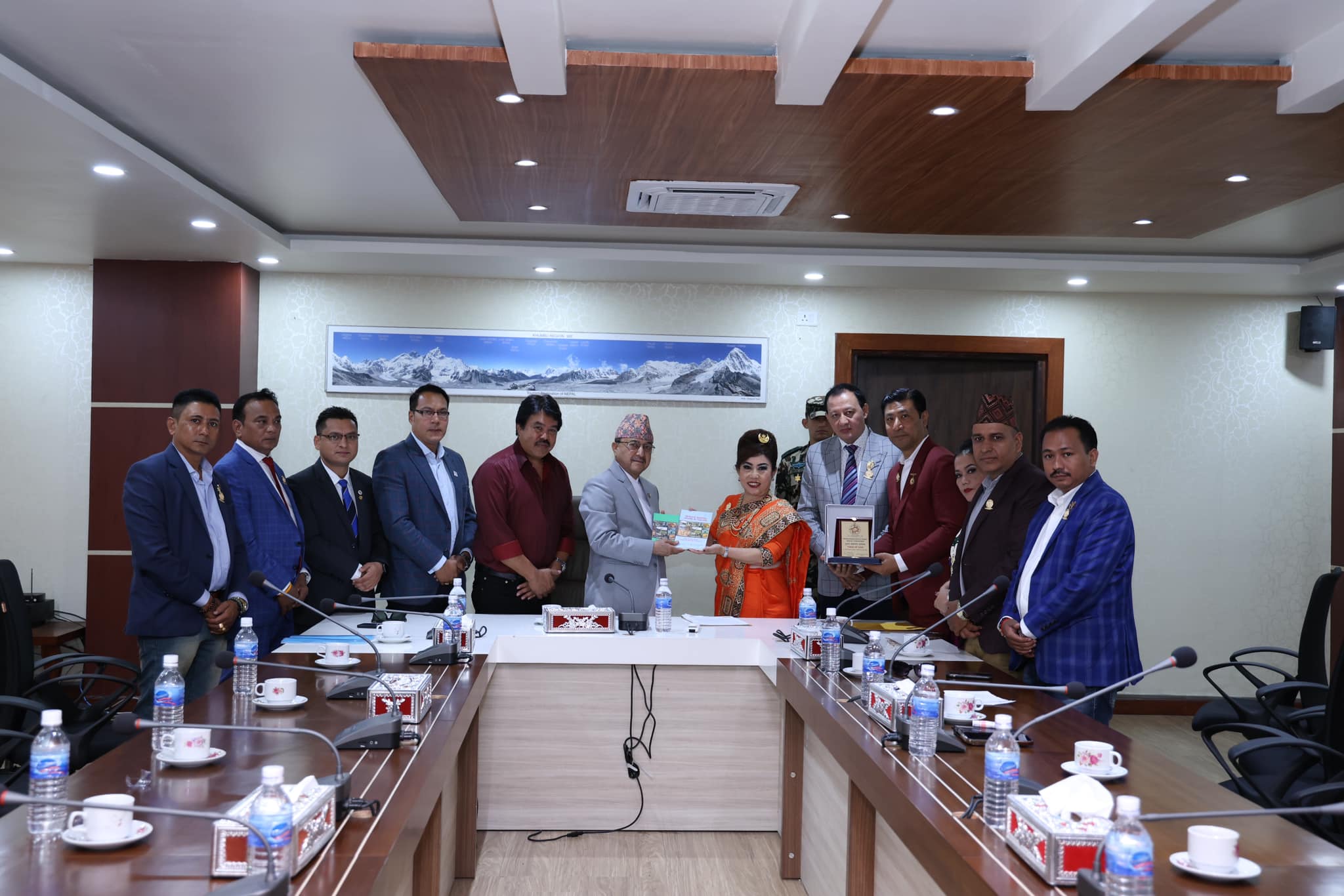 उपप्रधानमन्त्री खड्कासँग थाइल्यान्ड र म्यान्मारका नेपालीहरूको भेट