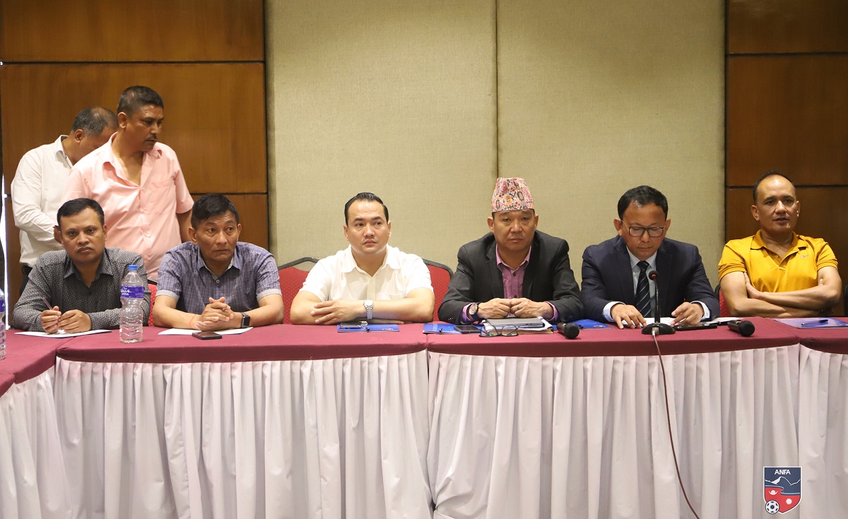 फुटबलभन्दा धेरै विवादले घेरियो एन्फा