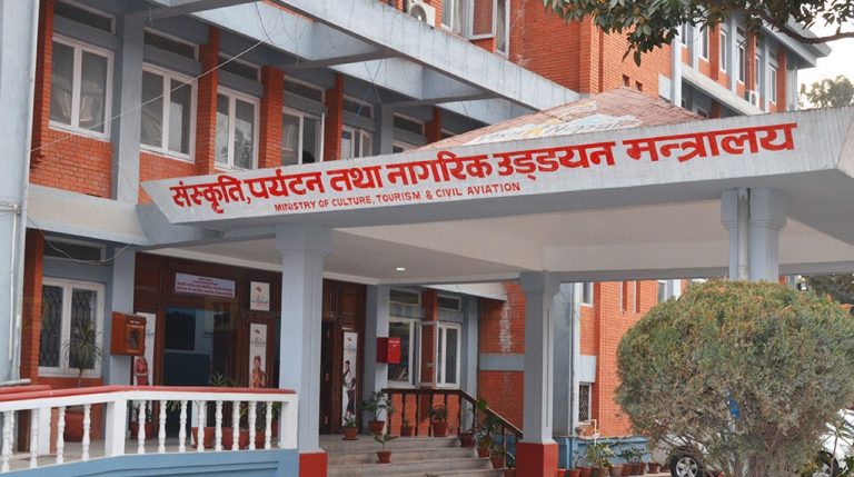 तारे होटलमा प्लास्टिकजन्य पेय पदार्थमा रोक