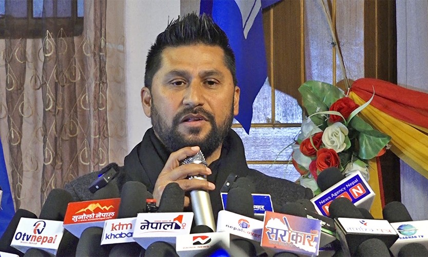 कास्की प्रहरीको हिरासतमा रवि लामिछाने