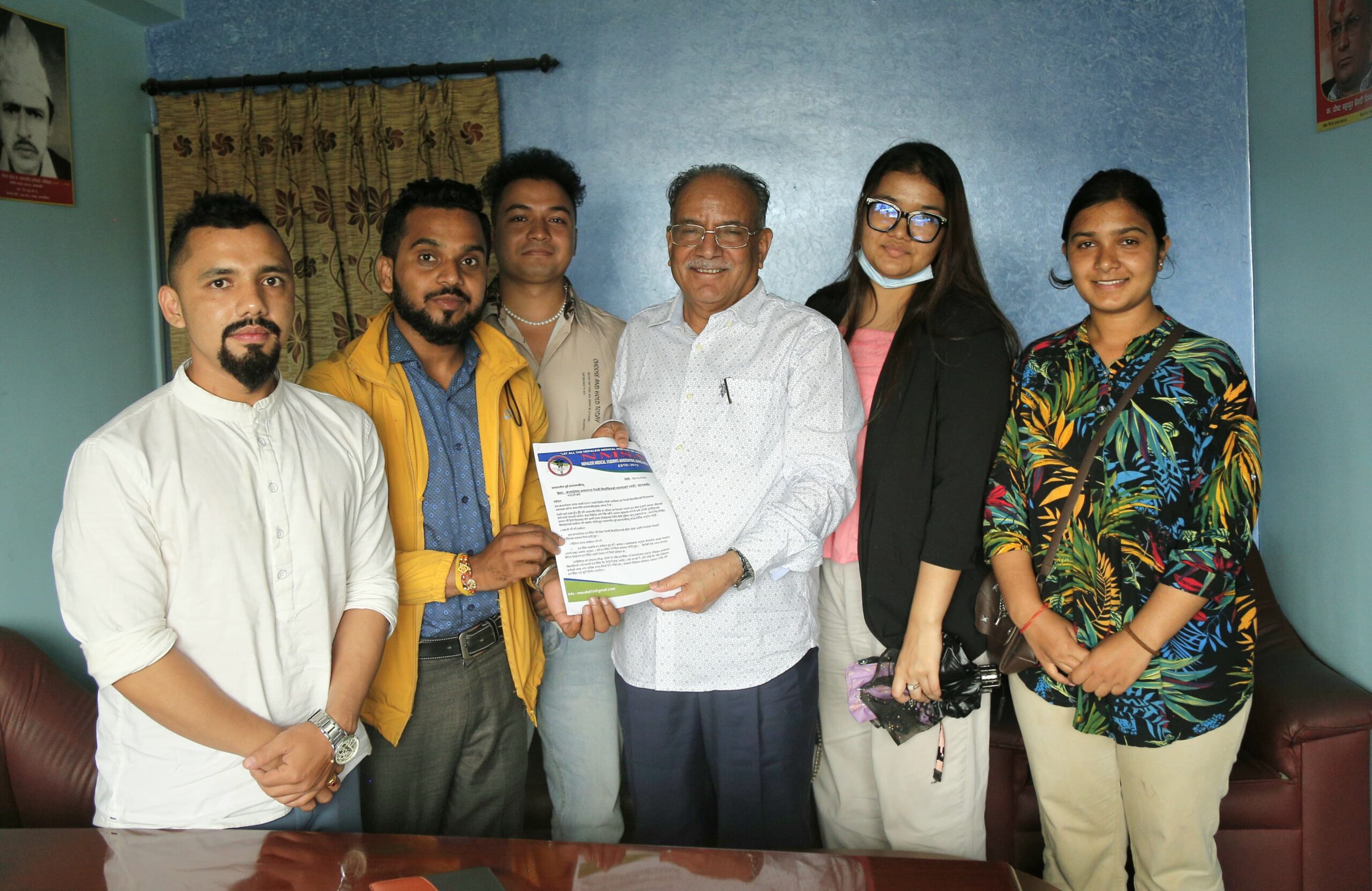 मेडिकल विद्यार्थीलाई देशभित्रै इन्टर्नको व्यवस्था मिलाउन पहल गर्ने प्रचण्डकाे प्रतिबद्धता