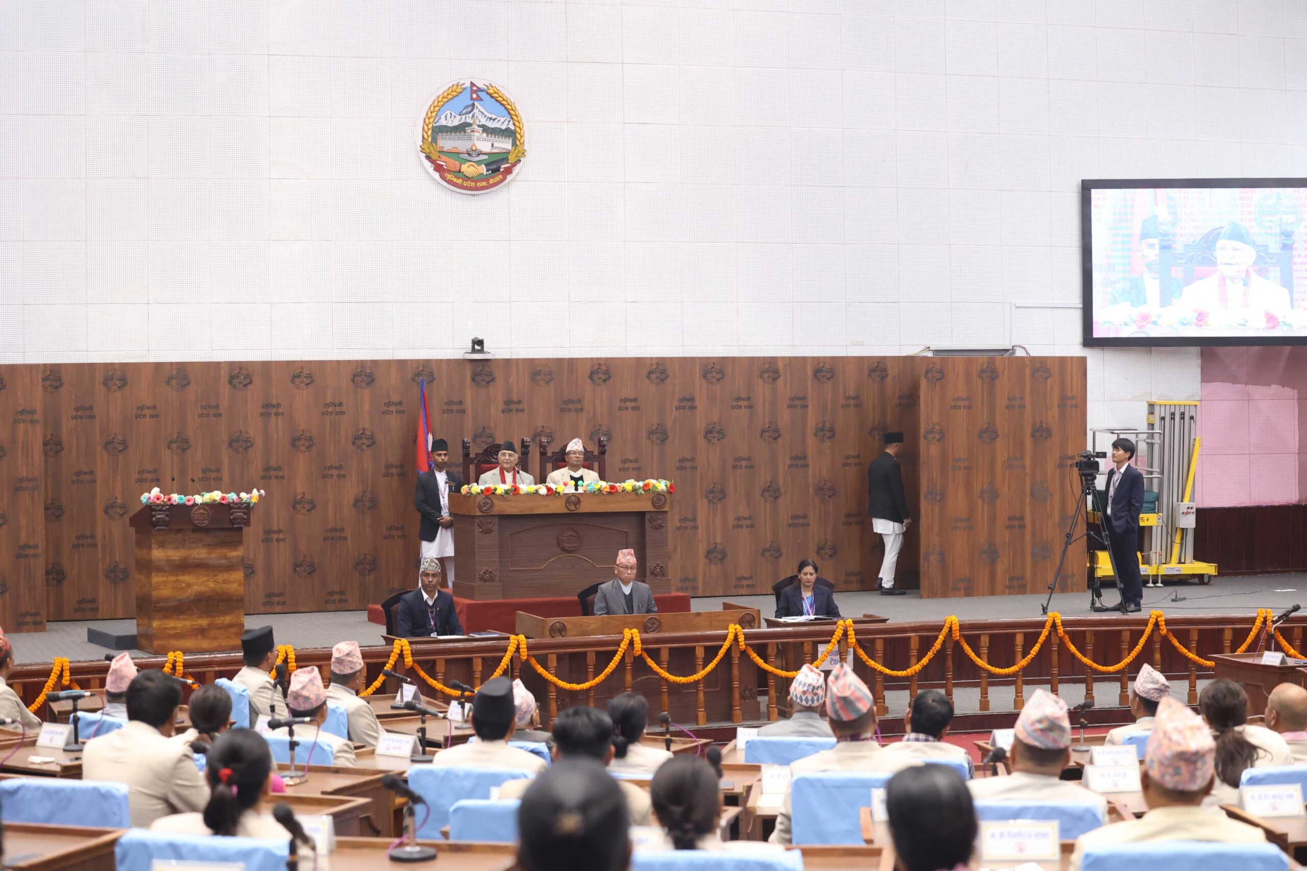 अर्काले आएर देश बनाइदिँदैन, हामीले नै बनाउनुुपर्छ : प्रधानमन्त्री